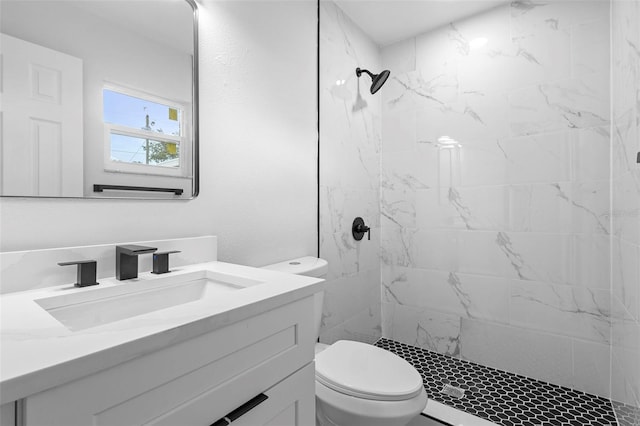 105 E Magnolia St, Davenport, FL 33837 - full bath featuring vanity and a tile shower