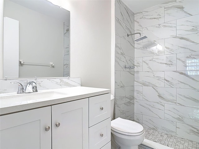 809 Sugar House Blvd, Port Orange, FL 32129 - bathroom with a tile shower and vanity