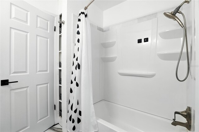 2908 Clear Way, Orlando, FL 32805 - bathroom featuring shower / bathtub combination with curtain