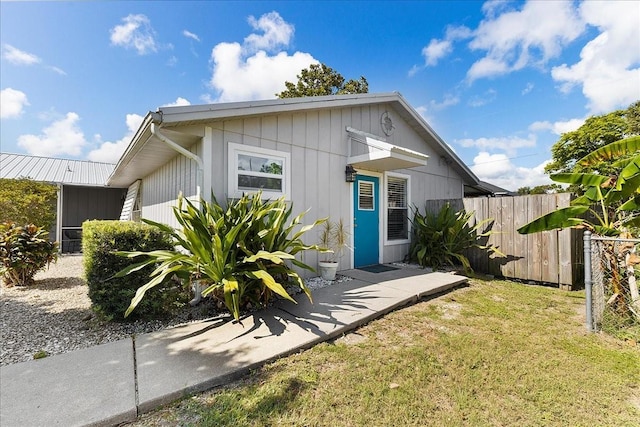 2356 Date Palm Dr, Edgewater, FL 32141 - view of front of home