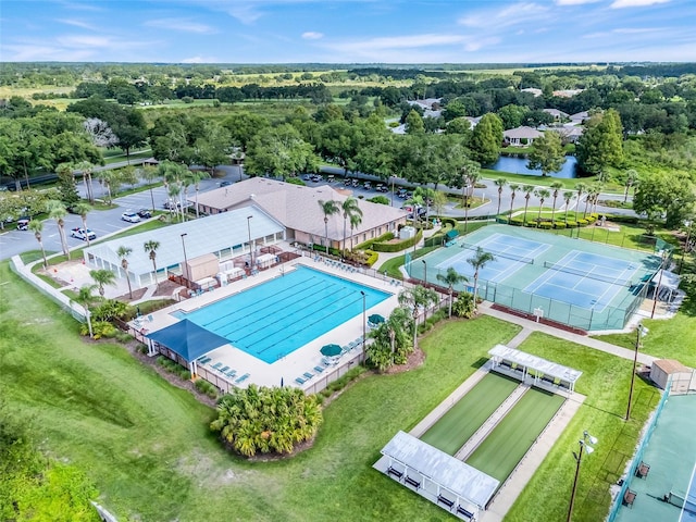 20542 Queen Alexandra Dr, Leesburg, FL 34748 - bird's eye view of a nearby body of water and a pool