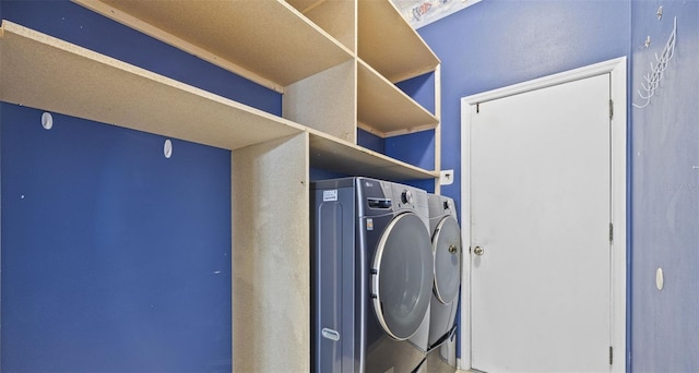 28707 Raleigh Pl, Wesley Chapel, FL 33545 - laundry room with washer and dryer