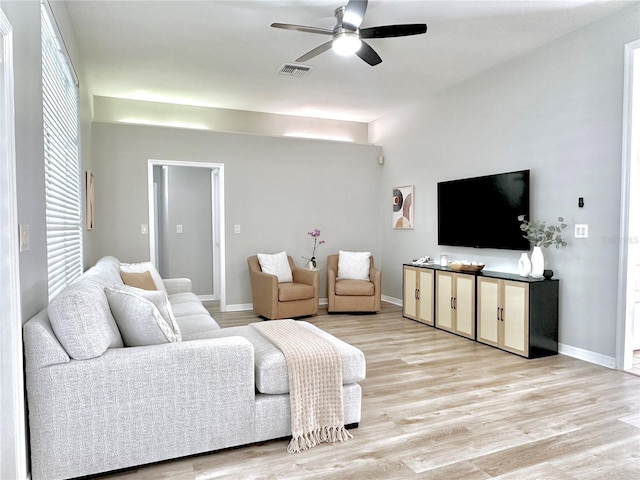5205 Hammock Cir, Saint Cloud, FL 34771 - living area with a ceiling fan and light wood finished floors