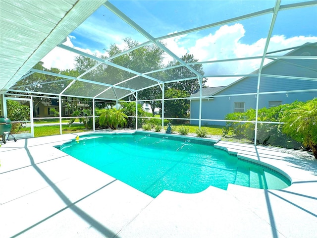 5205 Hammock Cir, Saint Cloud, FL 34771 - outdoor pool featuring a patio area and a lanai