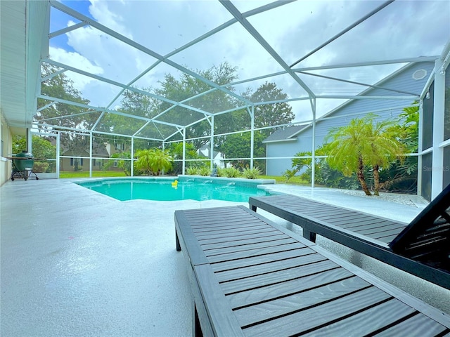 5205 Hammock Cir, Saint Cloud, FL 34771 - outdoor pool featuring a patio area and a lanai