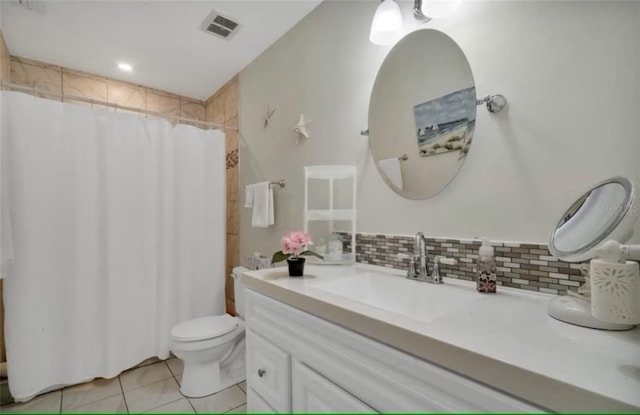 1034 Villa Ln Unit 18, Apopka, FL 32712 - full bathroom featuring vanity, decorative backsplash, tile patterned floors, and a shower with shower curtain