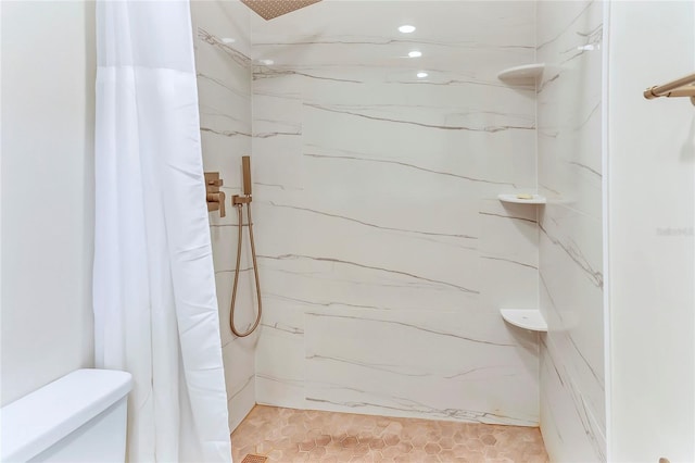 698 Roaring Dr Unit 382, Altamonte Springs, FL 32714 - full bath featuring a marble finish shower and recessed lighting