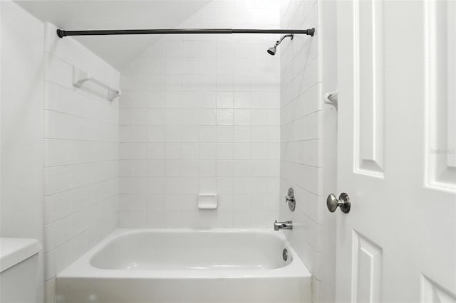 2890 Wild Ginger Ct, Winter Park, FL 32792 - bathroom featuring toilet and shower / bath combination