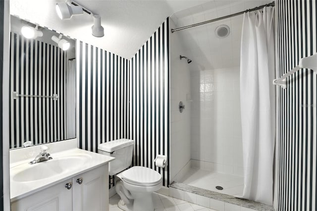2890 Wild Ginger Ct, Winter Park, FL 32792 - bathroom featuring vanity and a tile shower