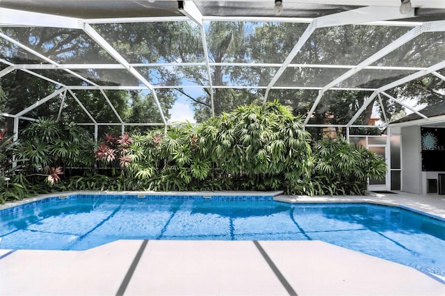 2890 Wild Ginger Ct, Winter Park, FL 32792 - outdoor pool with a lanai
