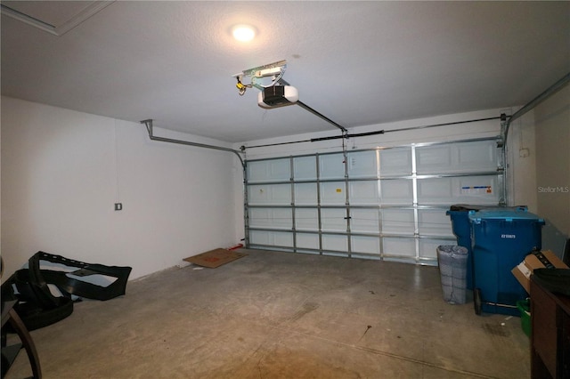 1105 Citrus Landings Blvd, Davenport, FL 33837 - garage with a garage door opener