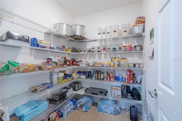 565 Ogelthorpe Dr, Davenport, FL 33897 - view of pantry