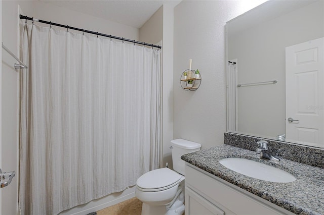 565 Ogelthorpe Dr, Davenport, FL 33897 - full bath with vanity and tile patterned floors