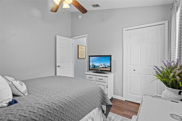 2980 Cool Breeze Cir, Saint Cloud, FL 34769 - bedroom with dark wood finished floors, a ceiling fan, and vaulted ceiling