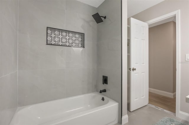 102 Linda Ln, Lake Mary, FL 32746 - full bath with baseboards and bathtub / shower combination