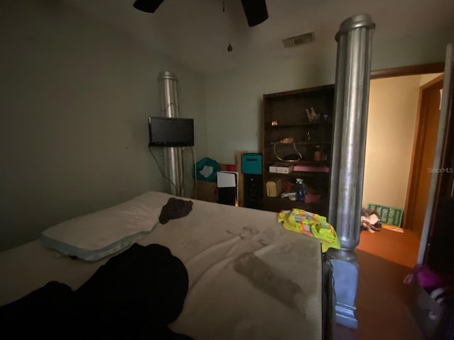 3810 SE 22nd Pl, Ocala, FL 34471 - bedroom with a ceiling fan