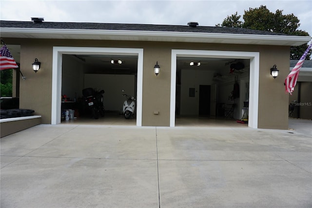 13785 SE 39th Ter, Summerfield, FL 34491 - garage with concrete driveway