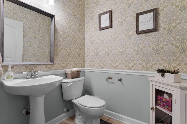 207 Via Tuscany Loop, Lake Mary, FL 32746 - half bath featuring wallpapered walls and tile patterned flooring