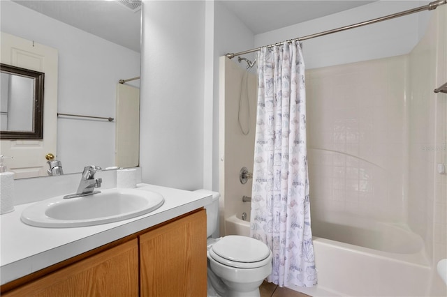144 Fort Smith Blvd, Deltona, FL 32738 - full bathroom featuring shower / bath combo with shower curtain and vanity