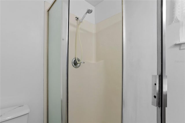 144 Fort Smith Blvd, Deltona, FL 32738 - bathroom featuring a shower stall