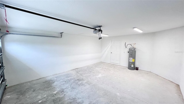 4413 Grass Ave, Sebring, FL 33875 - garage with water heater and a garage door opener