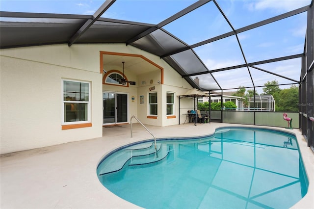 162 Canary Island Cir, Davenport, FL 33837 - swimming pool with a patio area and a lanai