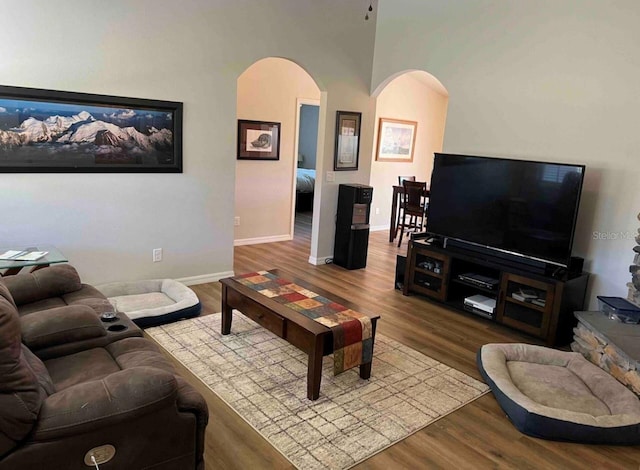 4805 SW 171st Ct, Dunnellon, FL 34432 - living area with arched walkways and wood finished floors