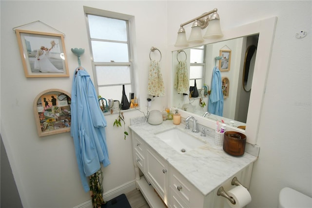 628 Riverview Ave, Altamonte Springs, FL 32714 - bathroom featuring vanity and toilet