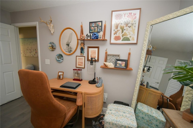 628 Riverview Ave, Altamonte Springs, FL 32714 - dining area featuring wood finished floors and an office area