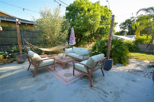 628 Riverview Ave, Altamonte Springs, FL 32714 - fenced backyard featuring a patio and an outdoor hangout area