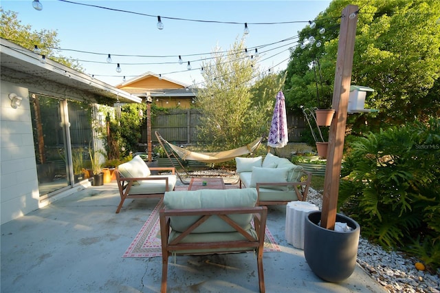 628 Riverview Ave, Altamonte Springs, FL 32714 - view of patio / terrace featuring an outdoor hangout area