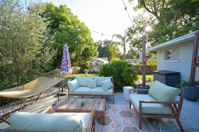 628 Riverview Ave, Altamonte Springs, FL 32714 - view of patio featuring an outdoor hangout area