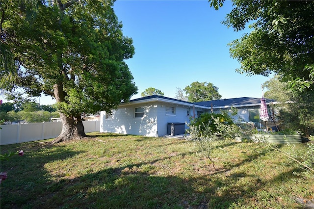 628 Riverview Ave, Altamonte Springs, FL 32714 - rear view of house