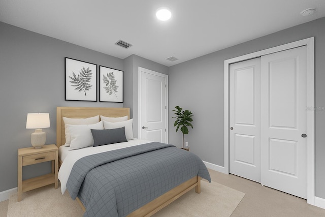 6256 Baywood Ct, Bradenton, FL 34211 - bedroom featuring light carpet and a closet