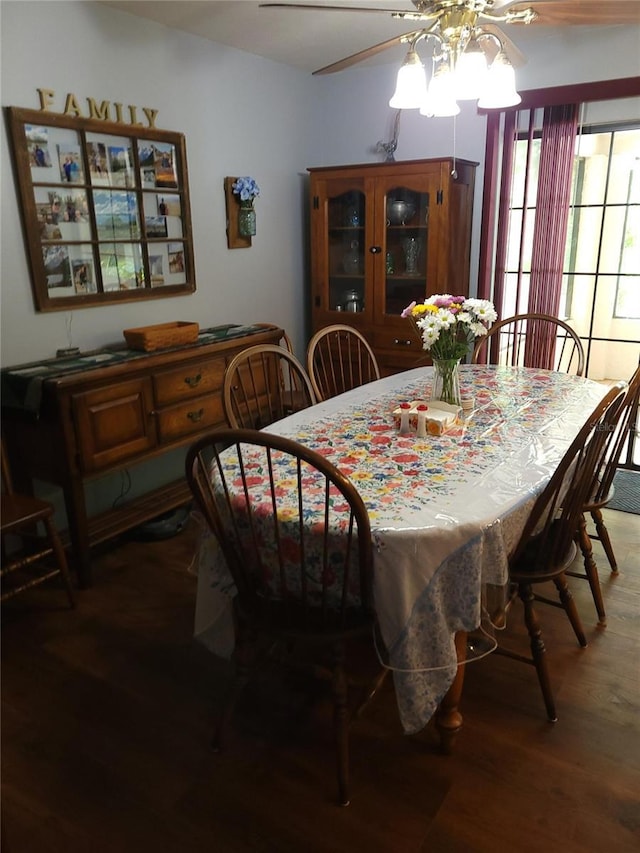 2320 NE 43rd St, Ocala, FL 34479 - dining area with a ceiling fan and wood finished floors
