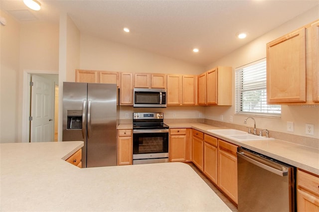 1425 Hollyberry Pl, The Villages, FL 32162 - photo 2