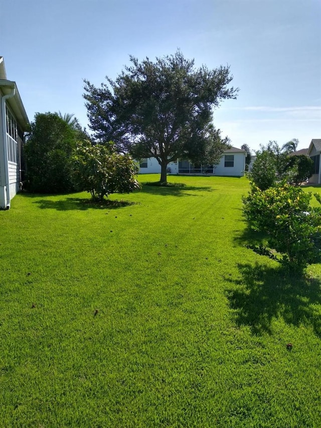 1425 Hollyberry Pl, The Villages, FL 32162 - photo 10