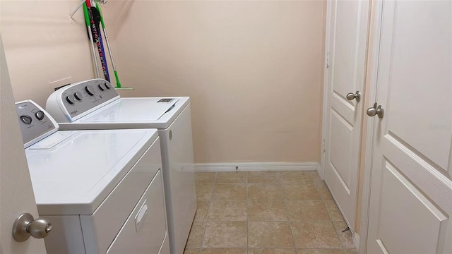12630 Old Plantation Ln, Orlando, FL 32824 - washroom with washing machine and dryer