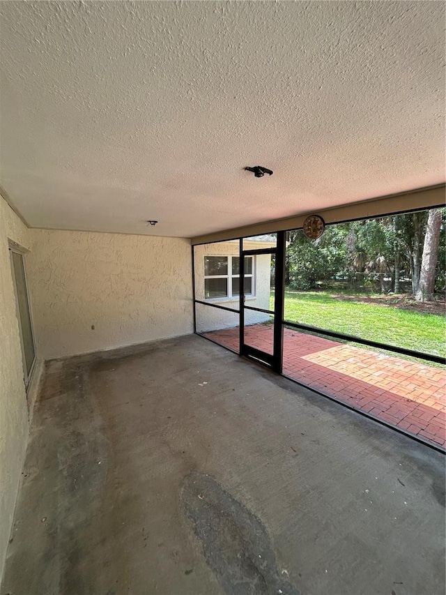 9504 W Cluster Ave, Tampa, FL 33615 - view of unfurnished sunroom