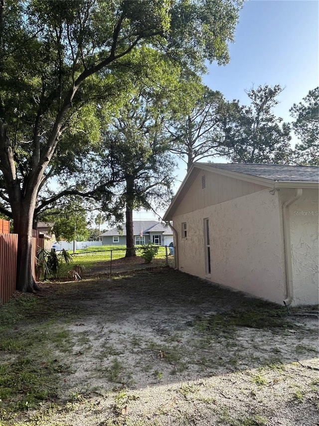 9504 W Cluster Ave, Tampa, FL 33615 - view of yard