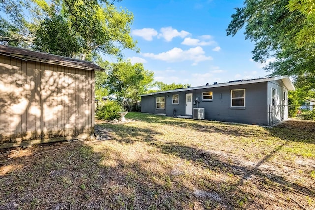 1649 Weybridge St, Deltona, FL 32725 - back of property