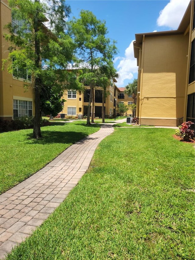 4307 Bayside Village Dr Unit 103, Tampa, FL 33615 - photo 4
