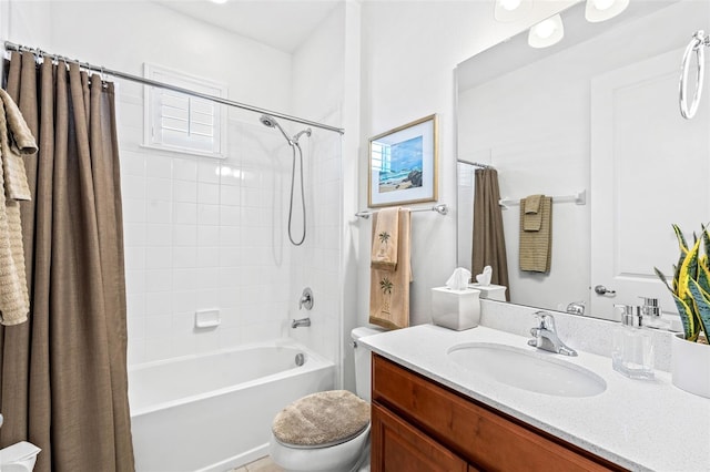 1181 Castlevecchio Loop, Orlando, FL 32825 - full bath featuring vanity and shower / tub combo