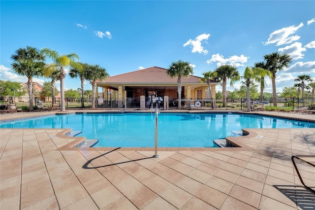 2122 Bent Grass Ave, Ocoee, FL 34761 - community pool with a patio area
