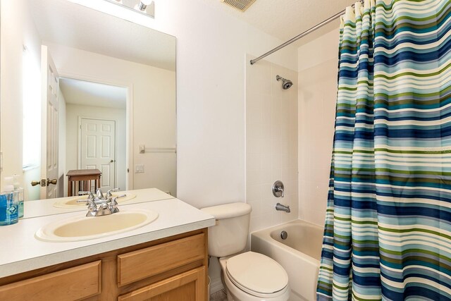 6631 Crestmont Glen Ln, Windermere, FL 34786 - full bath featuring vanity and shower / bathtub combination with curtain