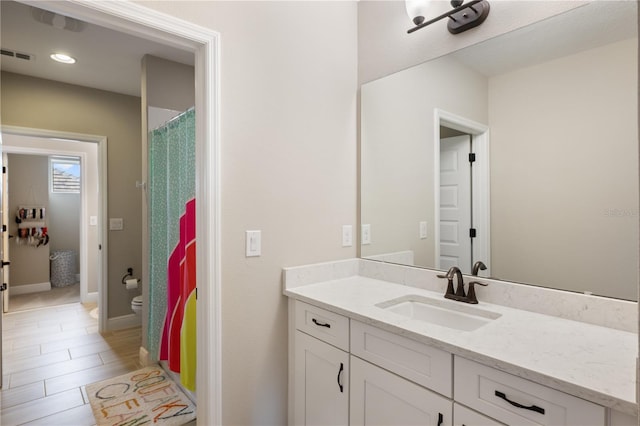 10180 Merrymeeting Bay Dr, Winter Garden, FL 34787 - full bath featuring vanity and a shower with shower curtain