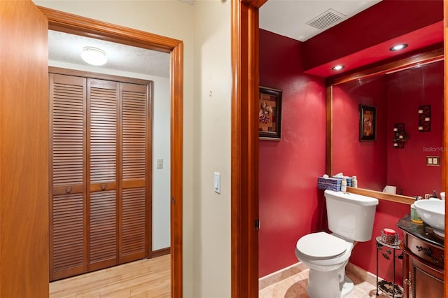 3310 Tall Timber Dr, Orlando, FL 32812 - half bath with vanity and recessed lighting