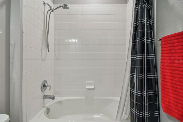 2433 Santa Vista Loop, Apopka, FL 32703 - bathroom featuring shower / bath combination with curtain