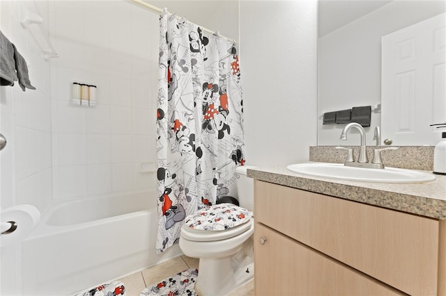 1176 S Beach Cir, Kissimmee, FL 34746 - bathroom featuring vanity, shower / bath combo, and tile patterned flooring
