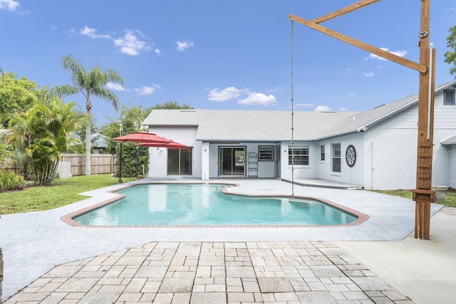 9001 New Orleans Ct, Orlando, FL 32818 - view of pool featuring a patio area